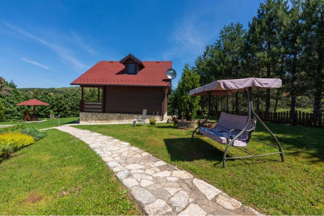 Brvnare Zakos Dağ evi *